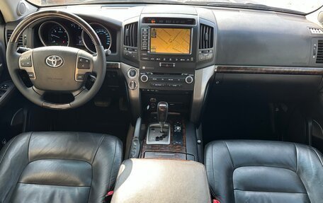 Toyota Land Cruiser 200, 2011 год, 3 400 000 рублей, 25 фотография