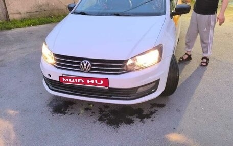 Volkswagen Polo VI (EU Market), 2017 год, 800 000 рублей, 2 фотография