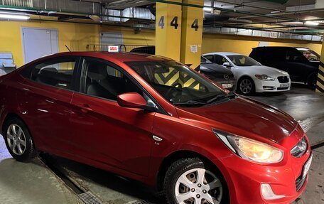 Hyundai Solaris II рестайлинг, 2011 год, 950 000 рублей, 2 фотография