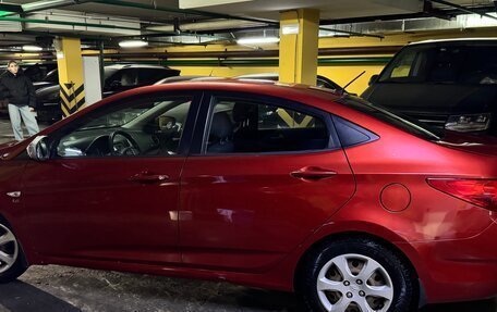 Hyundai Solaris II рестайлинг, 2011 год, 950 000 рублей, 11 фотография