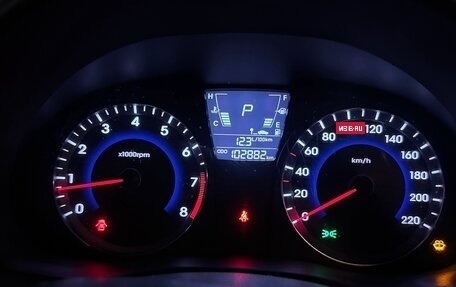 Hyundai Solaris II рестайлинг, 2011 год, 950 000 рублей, 13 фотография