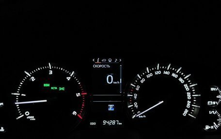 Toyota Land Cruiser 200, 2016 год, 6 330 000 рублей, 18 фотография