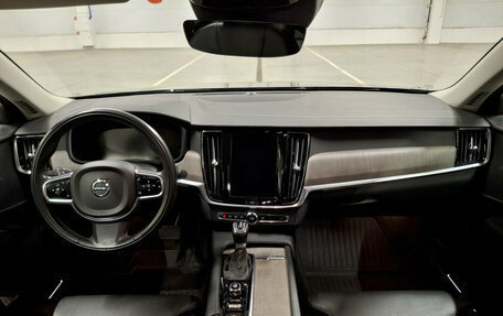 Volvo S90 II рестайлинг, 2021 год, 4 200 000 рублей, 17 фотография