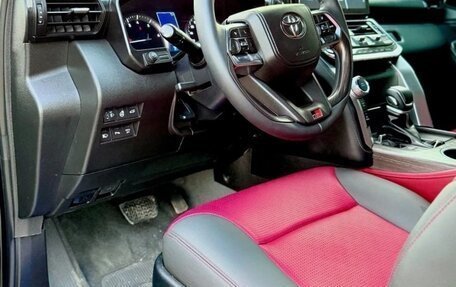 Toyota Land Cruiser 200, 2018 год, 9 750 000 рублей, 4 фотография