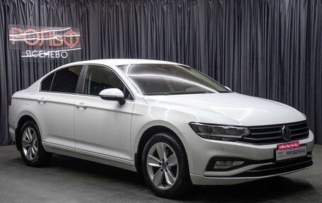 Volkswagen Passat B8 рестайлинг, 2021 год, 3 398 000 рублей, 3 фотография