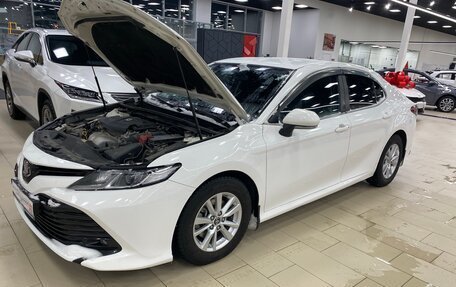 Toyota Camry, 2018 год, 3 000 000 рублей, 1 фотография