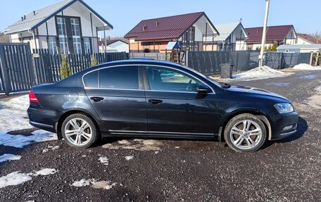 Volkswagen Passat B7, 2013 год, 1 099 000 рублей, 2 фотография