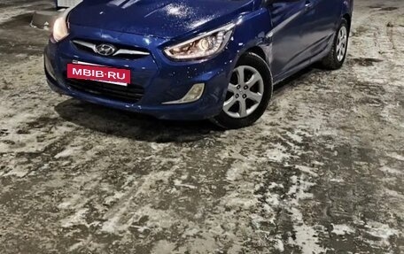 Hyundai Solaris II рестайлинг, 2013 год, 600 000 рублей, 2 фотография