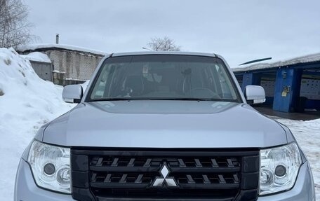 Mitsubishi Pajero IV, 2015 год, 3 500 000 рублей, 3 фотография