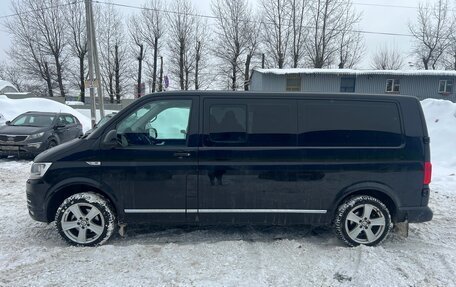 Volkswagen Caravelle T6 рестайлинг, 2017 год, 2 400 000 рублей, 5 фотография