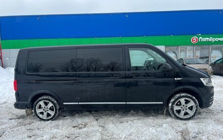 Volkswagen Caravelle T6 рестайлинг, 2017 год, 2 400 000 рублей, 4 фотография