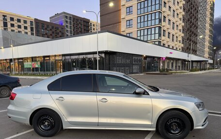 Volkswagen Jetta VI, 2015 год, 1 099 999 рублей, 2 фотография