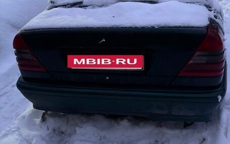 Mercedes-Benz C-Класс, 1997 год, 180 000 рублей, 4 фотография