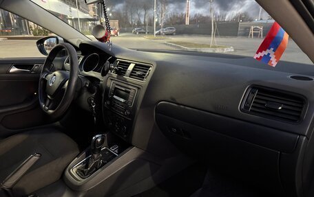 Volkswagen Jetta VI, 2015 год, 1 099 999 рублей, 7 фотография