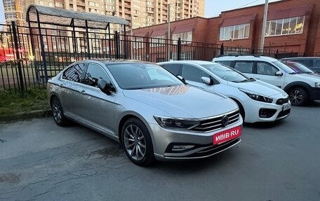Volkswagen Passat B8 рестайлинг, 2021 год, 4 449 999 рублей, 5 фотография