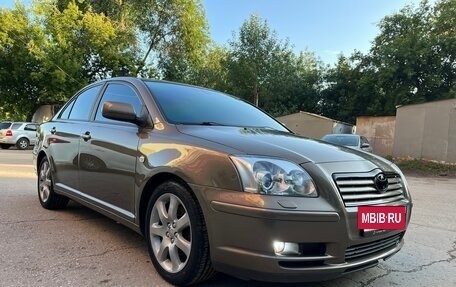 Toyota Avensis III рестайлинг, 2005 год, 1 300 000 рублей, 2 фотография