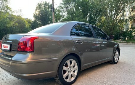 Toyota Avensis III рестайлинг, 2005 год, 1 300 000 рублей, 5 фотография