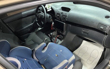 Toyota Avensis III рестайлинг, 2005 год, 1 300 000 рублей, 20 фотография