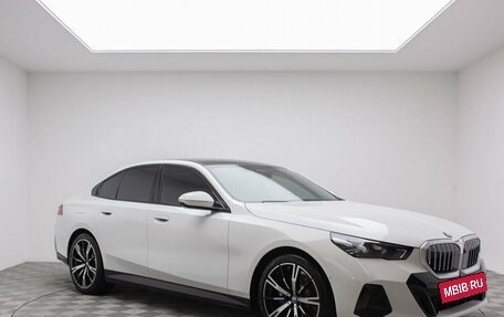 BMW 5 серия, 2025 год, 9 990 000 рублей, 4 фотография