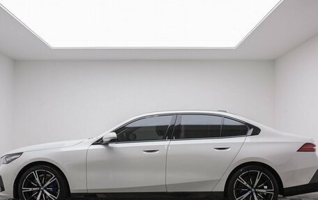 BMW 5 серия, 2025 год, 9 990 000 рублей, 11 фотография