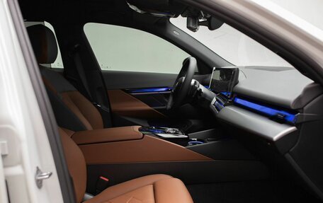 BMW 5 серия, 2025 год, 9 990 000 рублей, 28 фотография