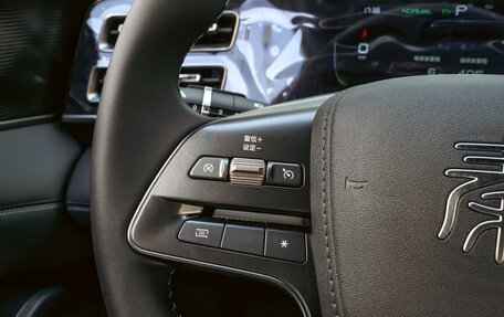 BYD Qin, 2024 год, 2 750 000 рублей, 15 фотография