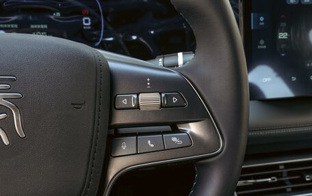 BYD Qin, 2024 год, 2 750 000 рублей, 17 фотография