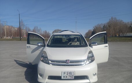 Toyota ISis I, 2011 год, 1 600 000 рублей, 15 фотография