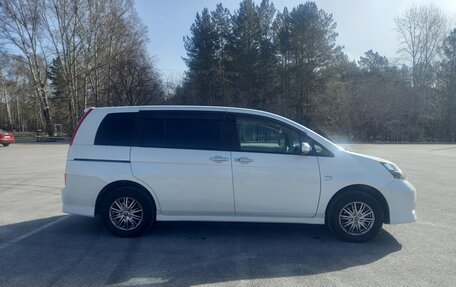 Toyota ISis I, 2011 год, 1 600 000 рублей, 20 фотография