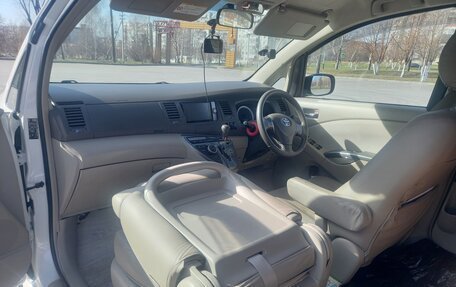 Toyota ISis I, 2011 год, 1 600 000 рублей, 18 фотография