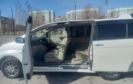 Toyota ISis I, 2011 год, 1 600 000 рублей, 13 фотография