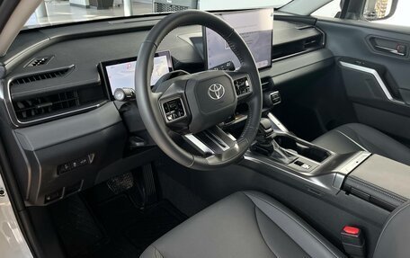 Toyota RAV4, 2025 год, 5 299 000 рублей, 9 фотография