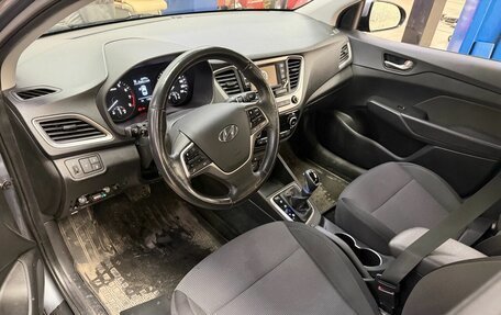 Hyundai Solaris II рестайлинг, 2018 год, 1 350 000 рублей, 3 фотография