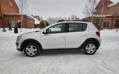 Renault Sandero II рестайлинг, 2016 год, 875 000 рублей, 2 фотография