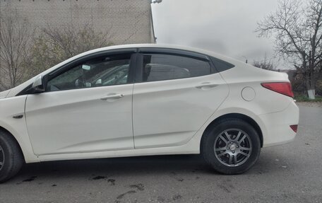 Hyundai Solaris II рестайлинг, 2012 год, 415 000 рублей, 2 фотография