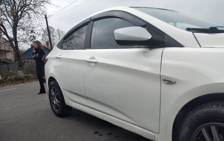 Hyundai Solaris II рестайлинг, 2012 год, 415 000 рублей, 5 фотография