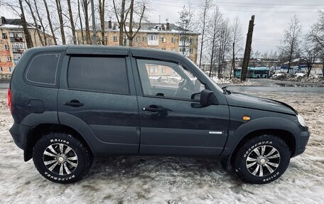 Chevrolet Niva I рестайлинг, 2011 год, 550 000 рублей, 3 фотография