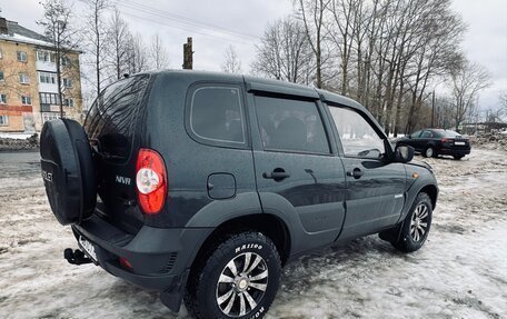 Chevrolet Niva I рестайлинг, 2011 год, 550 000 рублей, 4 фотография