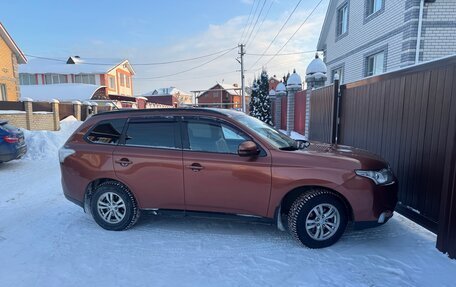 Mitsubishi Outlander III рестайлинг 3, 2012 год, 1 140 000 рублей, 4 фотография