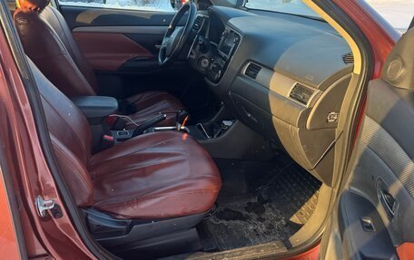 Mitsubishi Outlander III рестайлинг 3, 2012 год, 1 140 000 рублей, 6 фотография