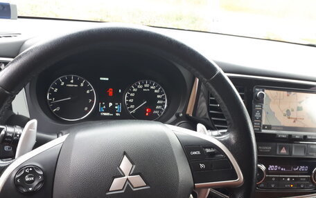 Mitsubishi Outlander III рестайлинг 3, 2012 год, 1 140 000 рублей, 14 фотография