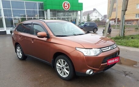Mitsubishi Outlander III рестайлинг 3, 2012 год, 1 140 000 рублей, 11 фотография