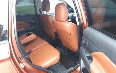 Mitsubishi Outlander III рестайлинг 3, 2012 год, 1 140 000 рублей, 25 фотография