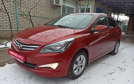 Hyundai Solaris II рестайлинг, 2015 год, 910 000 рублей, 2 фотография