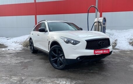 Infiniti QX70, 2015 год, 1 970 000 рублей, 3 фотография