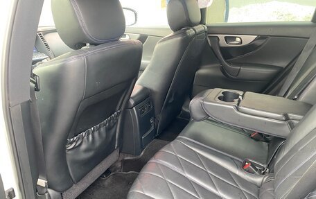 Infiniti QX70, 2015 год, 1 970 000 рублей, 9 фотография