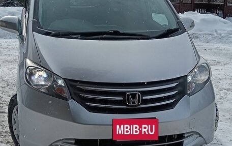 Honda Freed I, 2011 год, 900 000 рублей, 2 фотография