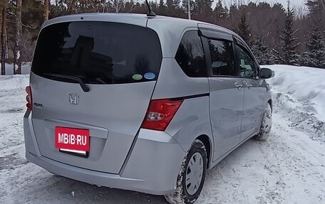 Honda Freed I, 2011 год, 900 000 рублей, 7 фотография
