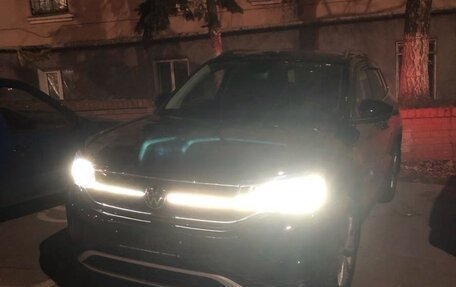 Volkswagen Taos, 2021 год, 2 650 000 рублей, 2 фотография