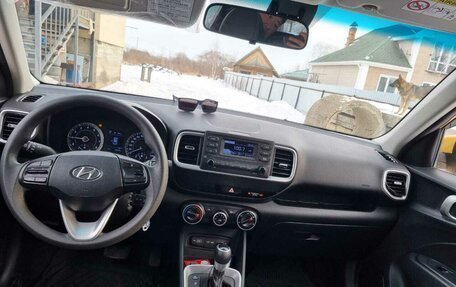 Hyundai Venue I, 2022 год, 1 600 000 рублей, 5 фотография